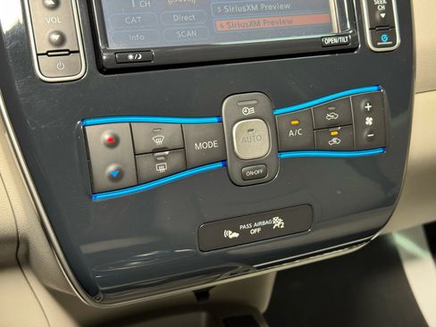 Used 2012 Nissan Leaf SV image 42