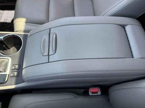 Certified 2019 Toyota Highlander XLE AWD/4WD image 21