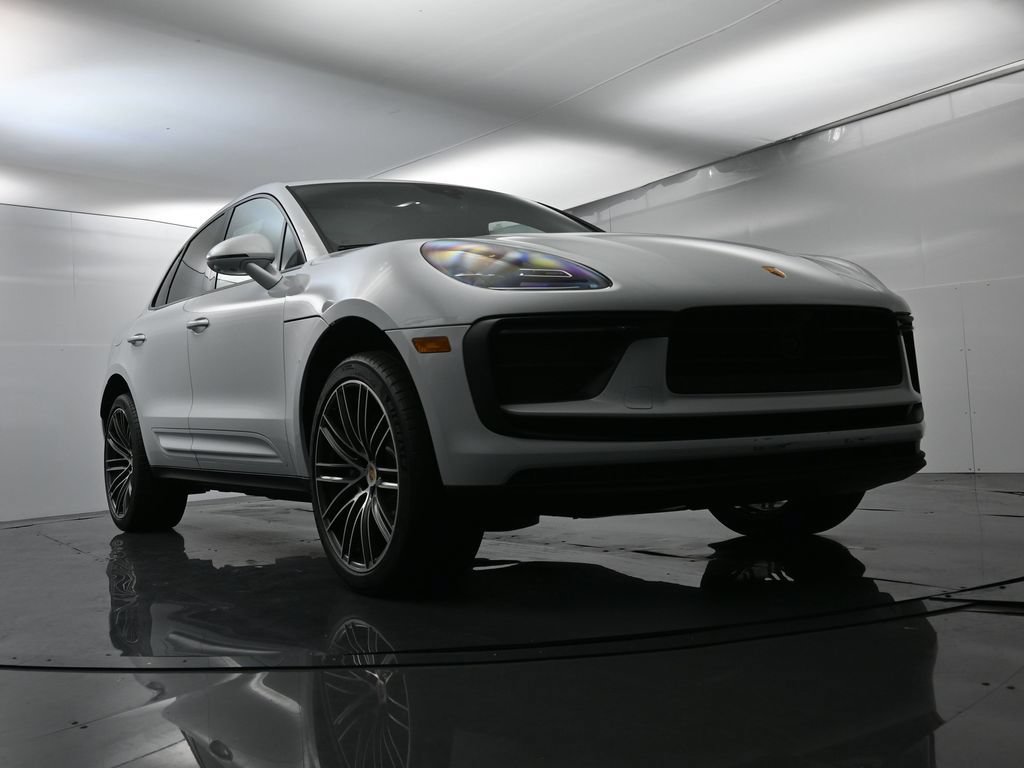 Certified 2026 Porsche Macan AWD/4WD image 55