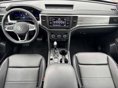 Certified 2022 Volkswagen Atlas Cross Sport SE image 9