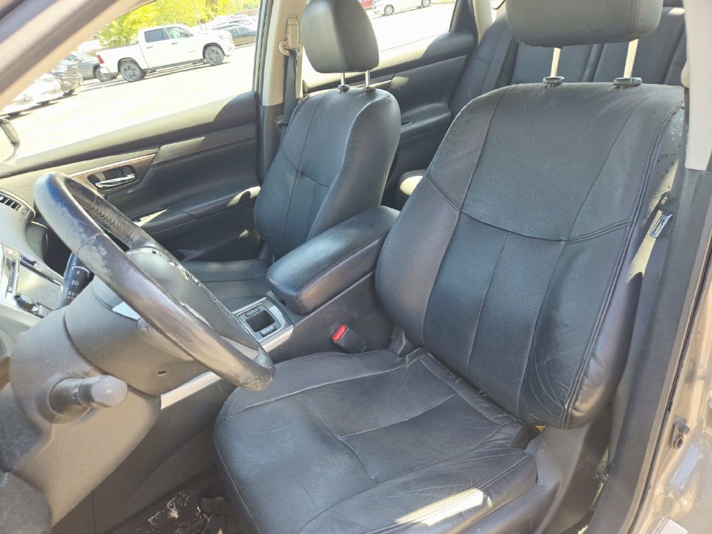 Used 2015 Nissan Altima 2.5 SL w/ Technology Package FWD image 11