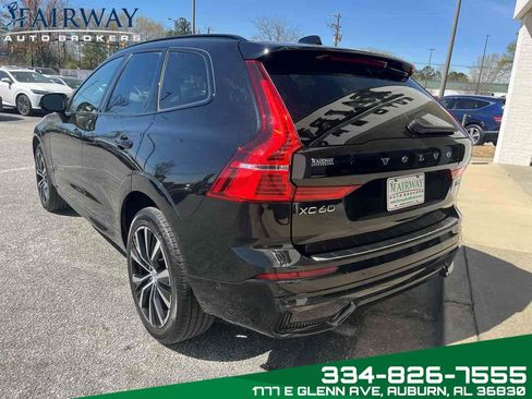 Used 2023 Volvo XC60 B5 Plus image 8