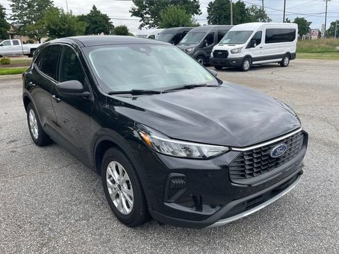 Certified 2024 Ford Escape Active FWD image 3