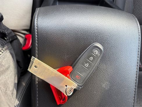 Used 2018 Ford Flex SEL image 28