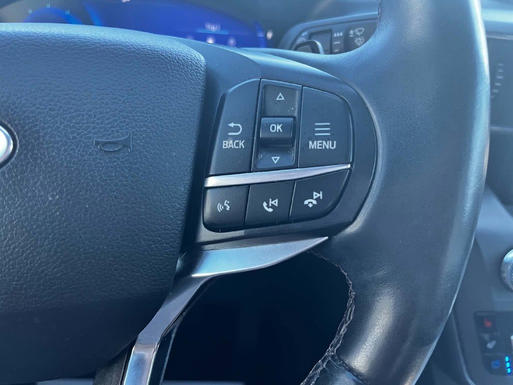 Used 2020 Ford Explorer Platinum w/ Premium Technology Package AWD/4WD image 17