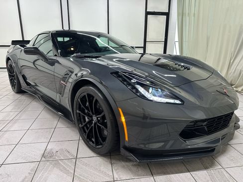 Used 2017 Chevrolet Corvette Grand Sport w/ Z07 Performance Package RWD image 2