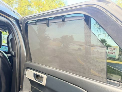 Used 2020 Ford Explorer Limited RWD image 27