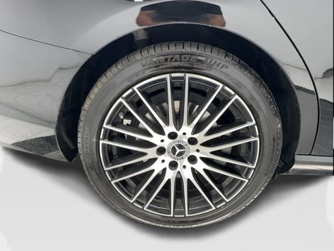 Used 2025 Mercedes-Benz C 300 Sedan image 14