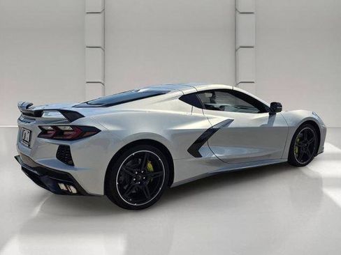 Used 2021 Chevrolet Corvette Stingray Premium Cpe w/ Z51 Performance Package RWD image 4