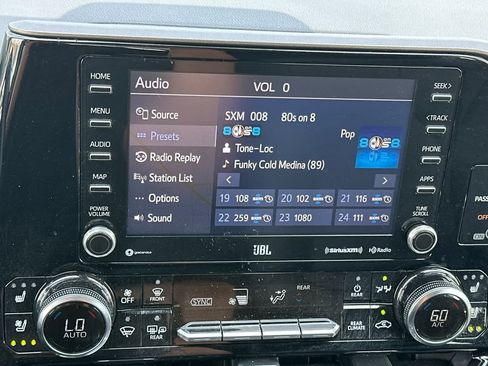 Used 2020 Toyota Highlander Limited image 18