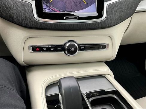 Used 2023 Volvo XC90 B5 Core w/ Climate Package AWD/4WD image 15