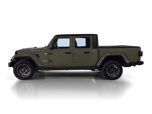 Used 2020 Jeep Gladiator Overland image 2
