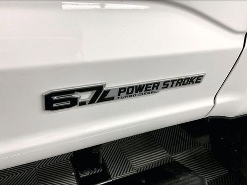Used 2025 Ford F350 Platinum AWD/4WD image 39
