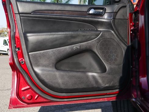 Used 2020 Jeep Grand Cherokee Overland image 15