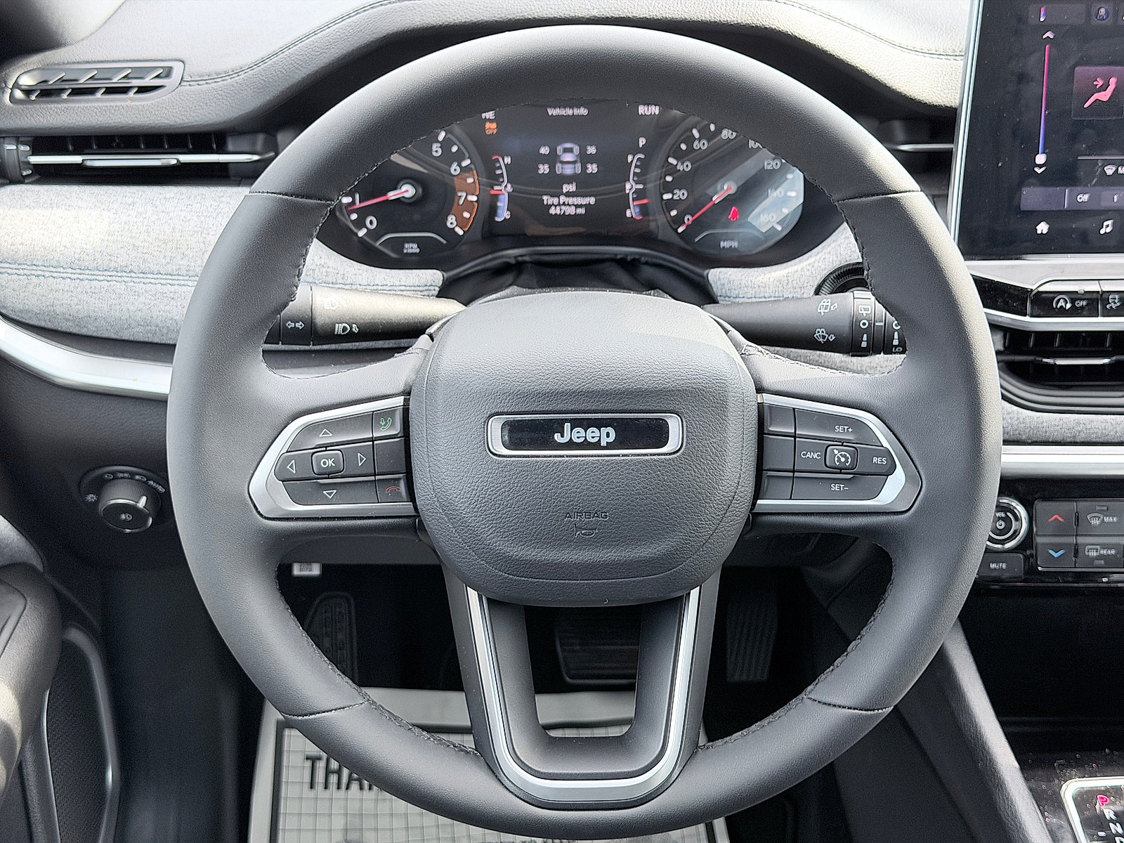 Used 2024 Jeep Compass Latitude AWD/4WD image 27