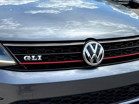 Used 2017 Volkswagen Jetta GLI image 35
