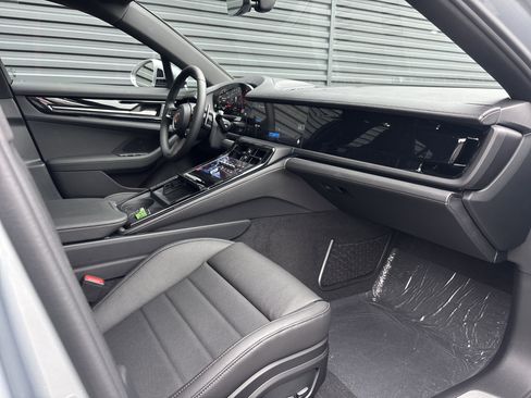 New 2026 Porsche Panamera image 16