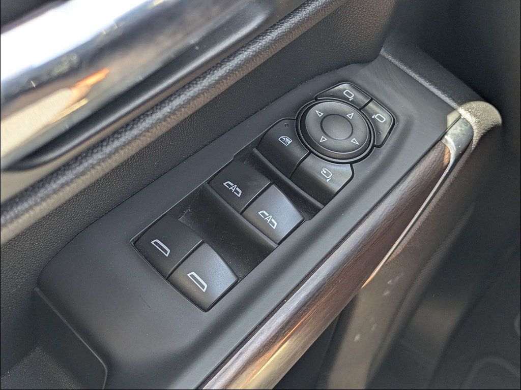 Used 2021 GMC Sierra 1500 SLT w/ SLT Convenience Package AWD/4WD image 24