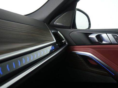 New 2026 BMW X6 xDrive40i w/ Climate Comfort Package image 31