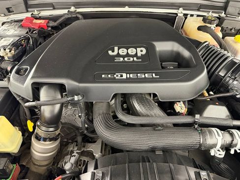Used 2021 Jeep Wrangler Unlimited Sport AWD/4WD image 31