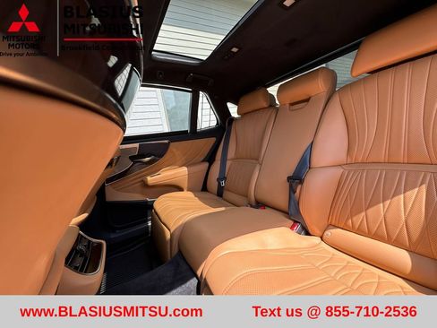 Used 2023 Lexus LS 500 AWD w/ Luxury Package image 39