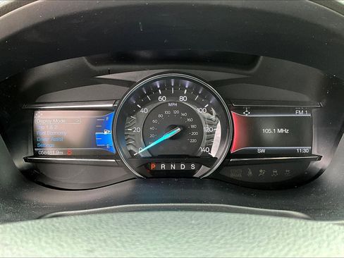 Used 2019 Ford Explorer XLT w/ Equipment Group 202A FWD image 12
