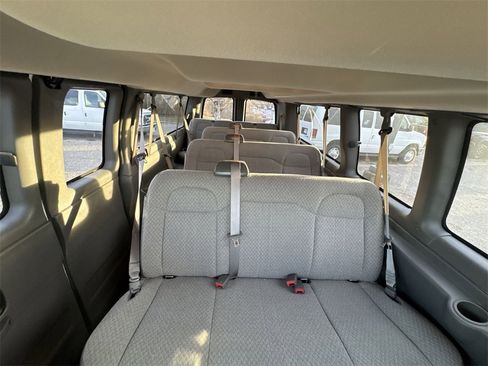 Used 2018 Chevrolet Express 3500 LT w/ LT Preferred Equipment Group image 21