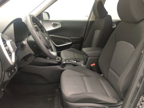 Used 2020 Kia Soul LX image 17