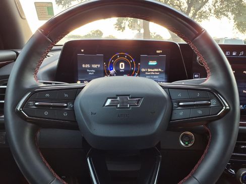 Used 2025 Chevrolet Traverse RS w/ LPO, Floor Liner Package FWD image 29
