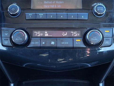 Used 2015 Nissan Altima 2.5 SV image 9