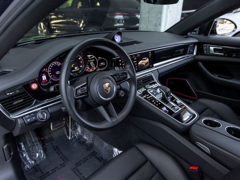 Certified 2022 Porsche Panamera 4S AWD/4WD image 4
