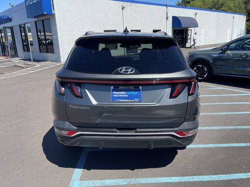 Certified 2022 Hyundai Tucson SEL w/ Cargo Package FWD image 4