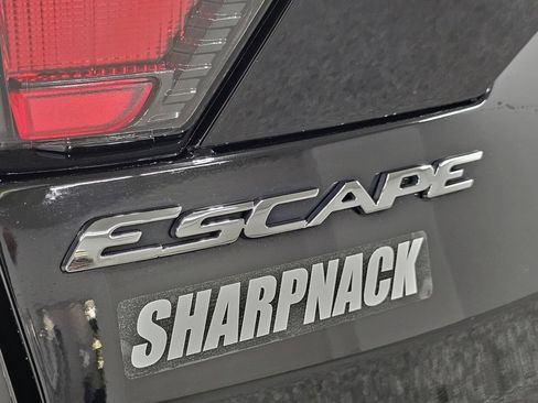Used 2018 Ford Escape SE w/ SE Sync 3 Package FWD image 26