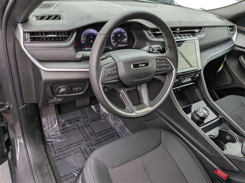 New 2025 Jeep Grand Cherokee L Laredo w/ Luxury Tech Group I image 10