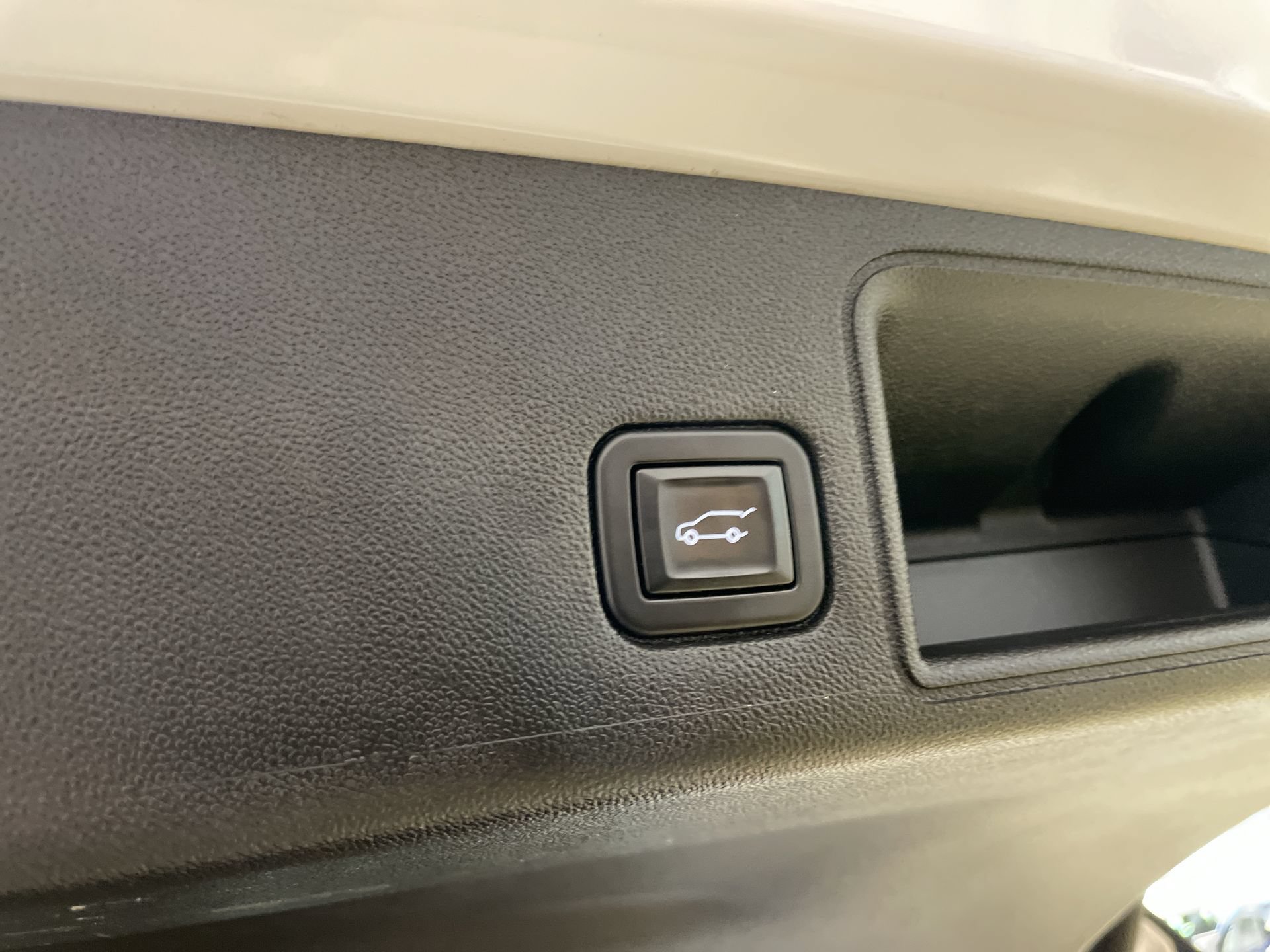 Used 2020 GMC Terrain SLT w/ Preferred Package FWD image 25