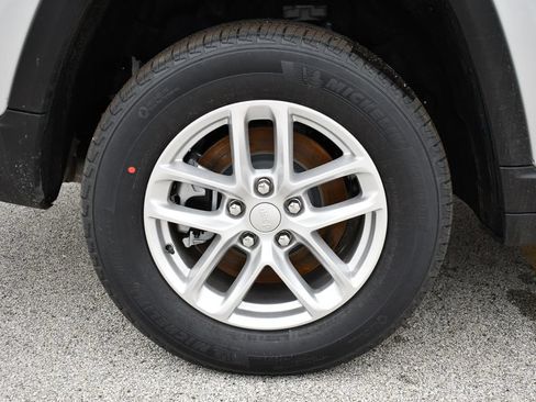 New 2026 Jeep Grand Cherokee L 4WD image 7