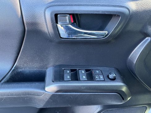 Used 2023 Toyota Tacoma TRD Off-Road image 13