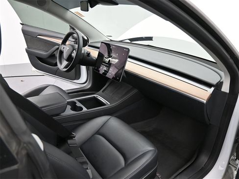 Used 2023 Tesla Model 3 Performance image 20