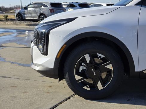 New 2026 Kia Sportage LX image 5
