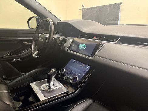 Used 2020 Land Rover Range Rover Evoque SE AWD/4WD image 17