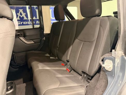 Used 2017 Jeep Wrangler Unlimited Sport w/ Quick Order Package 24S AWD/4WD image 30