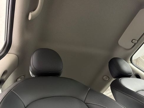 Used 2022 MINI Cooper 2-Door Hardtop FWD image 17