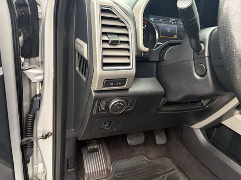 Used 2016 Ford F150 Lariat w/ Equipment Group 502A Luxury AWD/4WD image 26