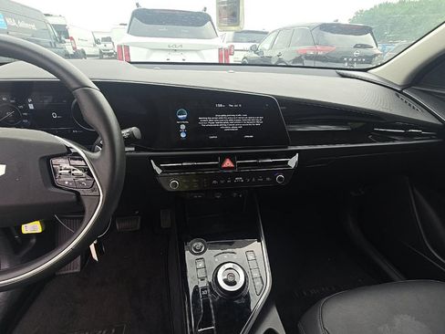 Used 2024 Kia Niro Wind FWD image 13
