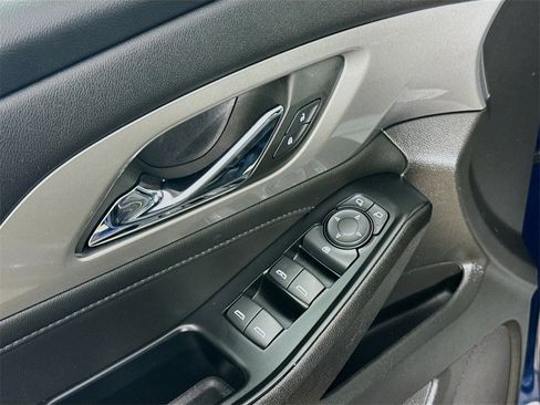 Used 2023 Chevrolet Traverse LT image 20