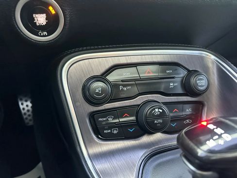 Used 2016 Dodge Challenger SXT Plus image 18