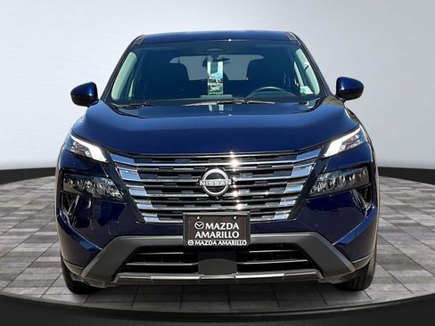 Used 2025 Nissan Rogue SV image 3