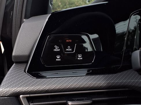 Certified 2024 Volkswagen Golf R image 17