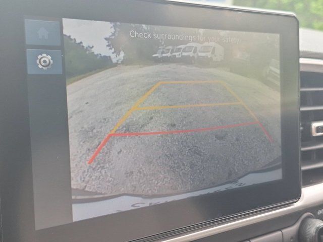 Used 2025 Hyundai Venue SEL FWD image 17