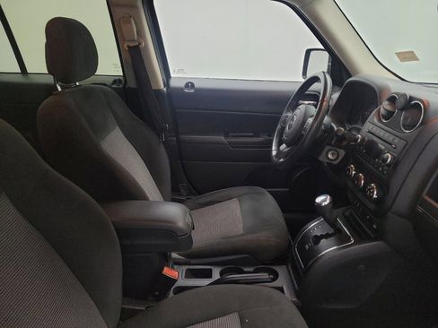 Used 2016 Jeep Patriot Latitude FWD image 21